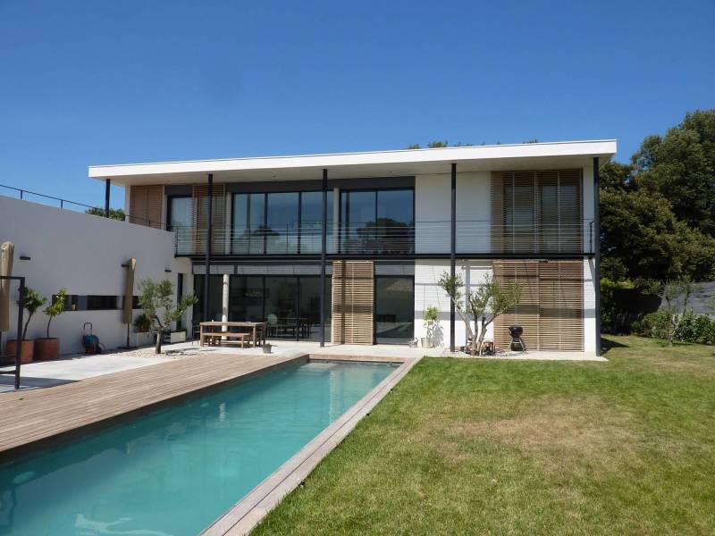 Jean Pierre COSCOLLA - architecte DPLG urbaniste DIAR - architecte d'intérieur et paysagiste - La Seyne Sur Mer